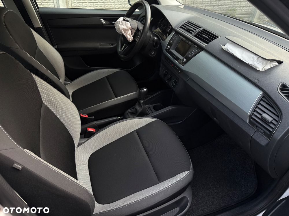 Skoda Fabia 1.0 TSI Style Color - 34