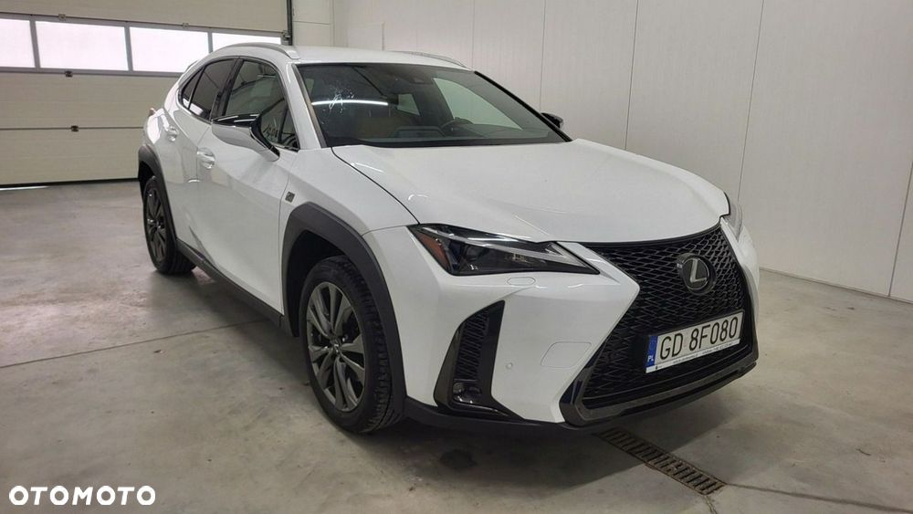 Lexus UX - 3
