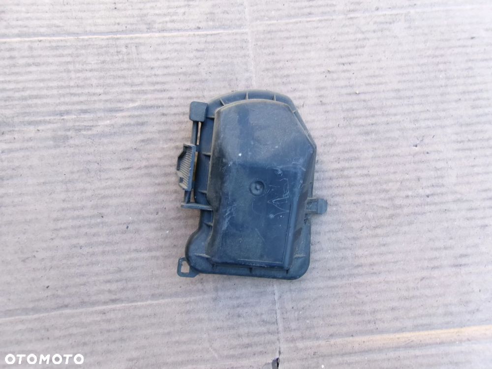 ZAŚLEPKA PRAWA DEKIELEK LAMPY  TOYOTA AVENSIS T25 03-06 - 1