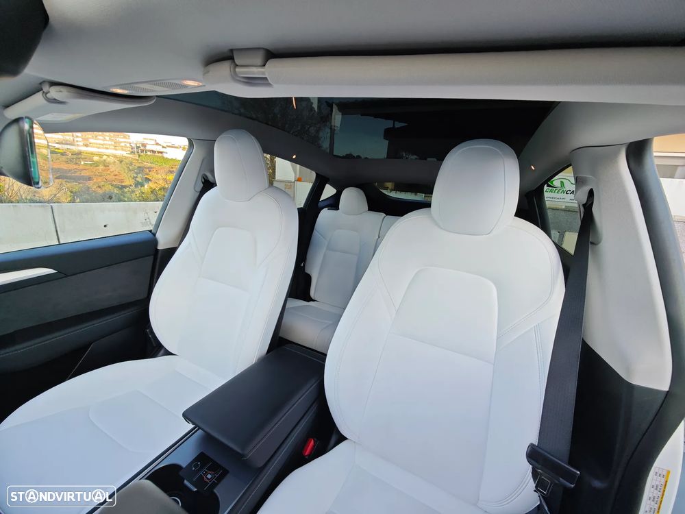 Tesla Model Y Long Range Dual Motor AWD - 17