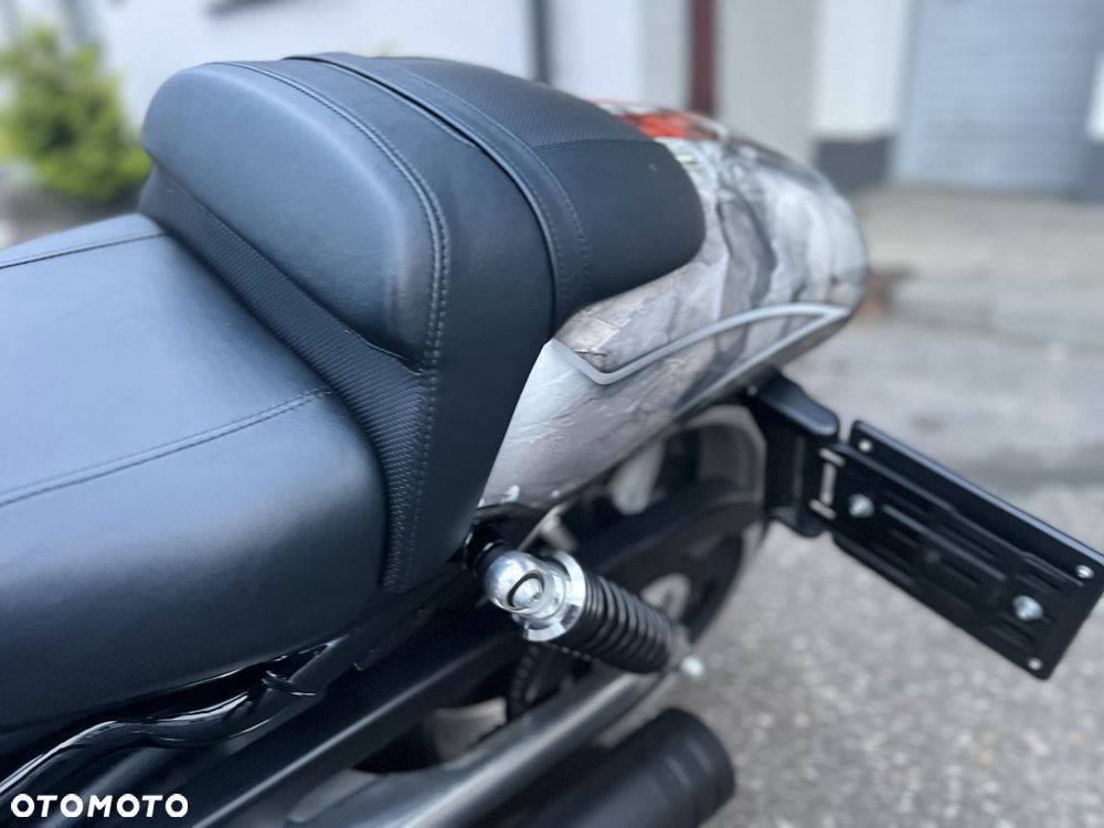 Harley-Davidson V-Rod Muscle - 33
