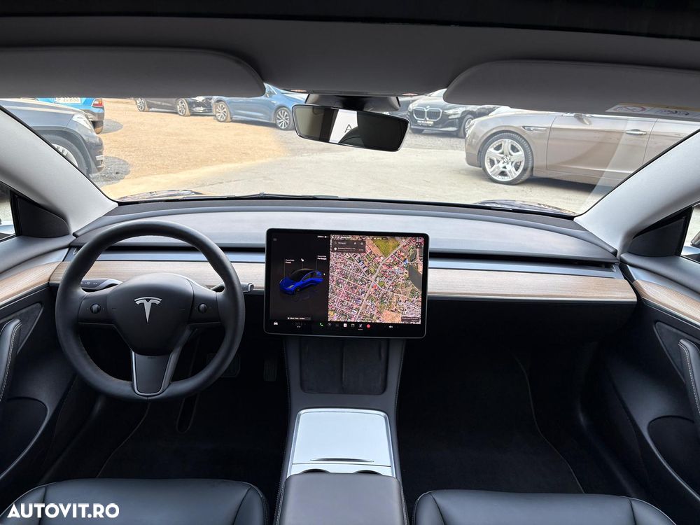 Tesla Model 3 - 25