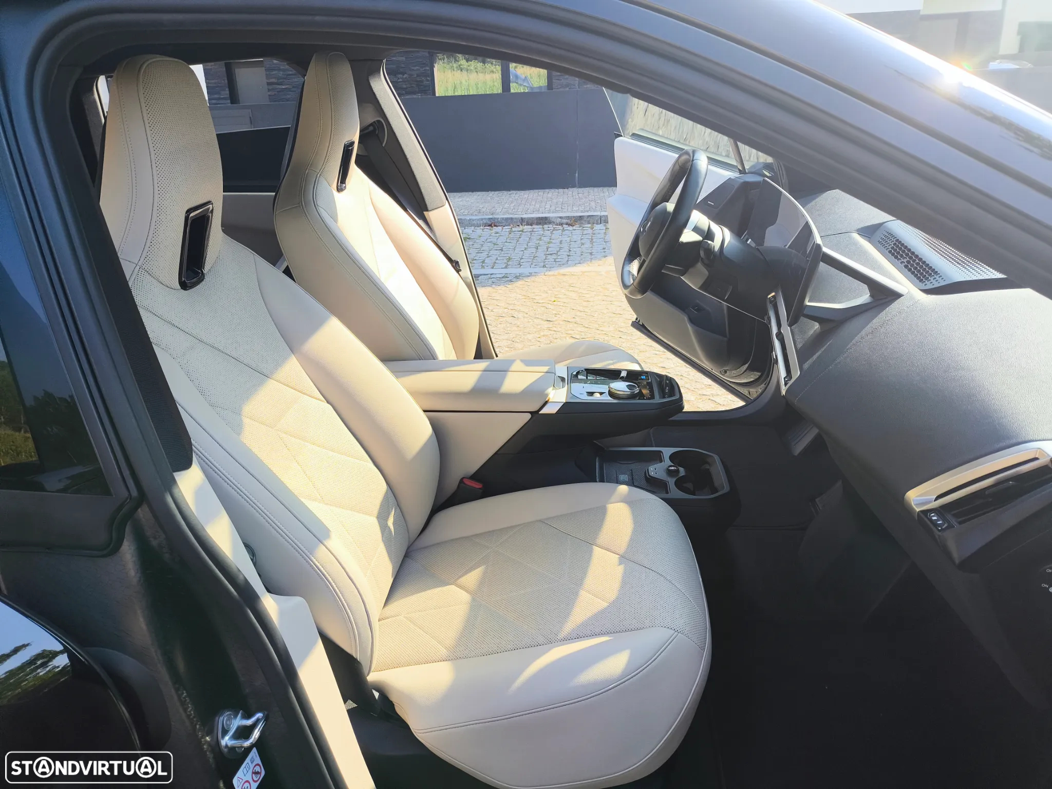 BMW iX xDrive 40 - 14