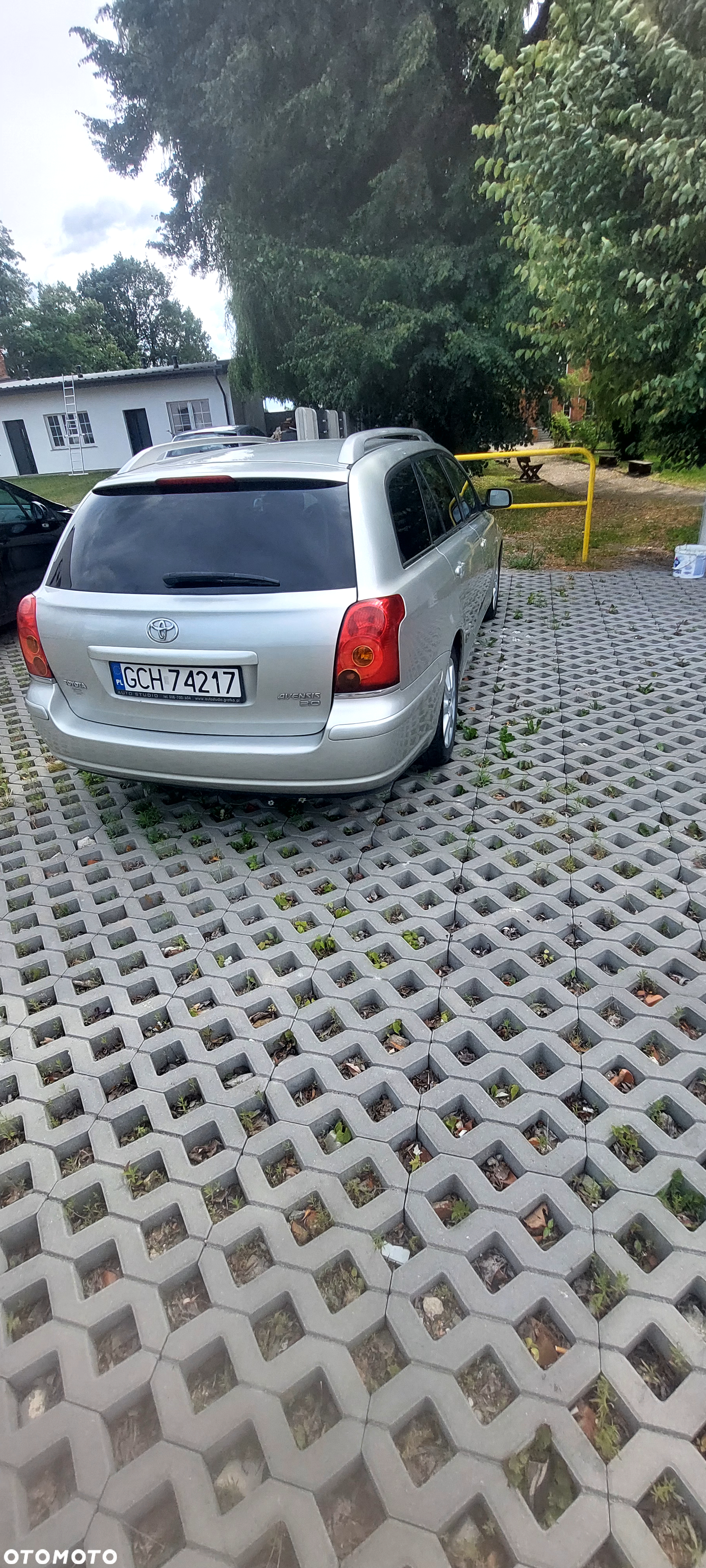 Toyota Avensis 2.0 VVT-i Combi Executive - 19