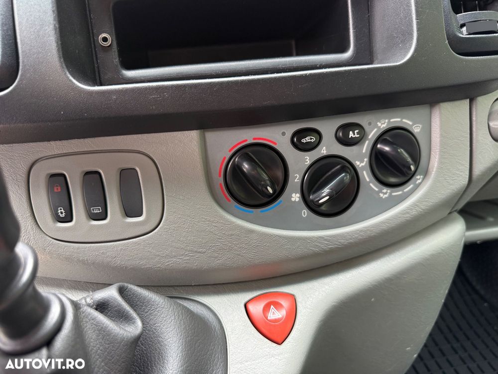 Renault Trafic - 16
