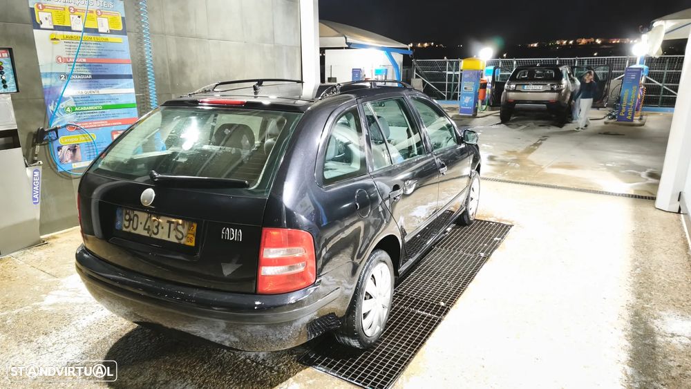Skoda Fabia Break 1.4 16V Comfort - 4