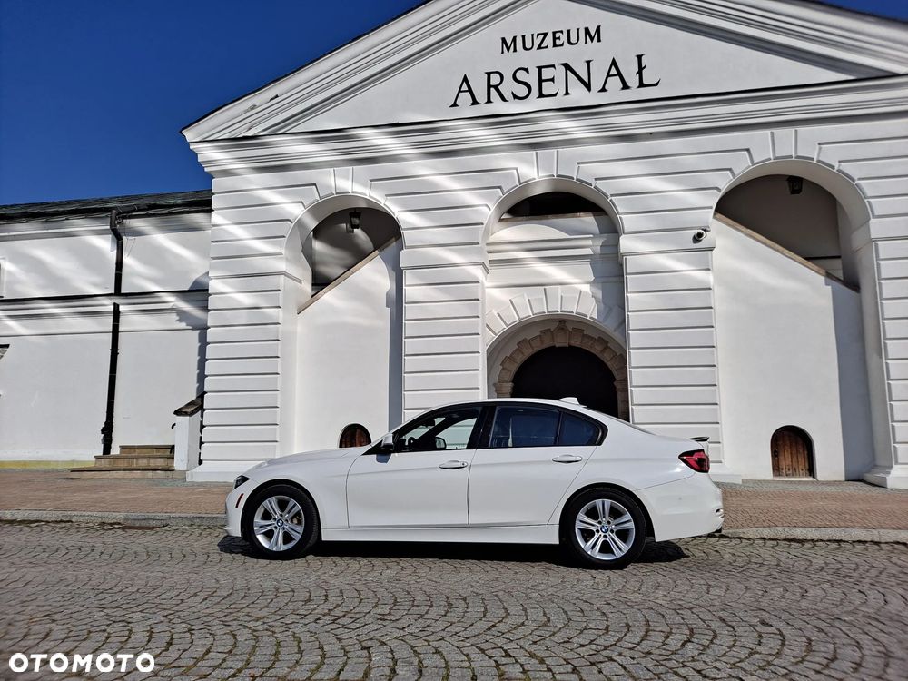 BMW Seria 3 328i xDrive Sport Line - 2