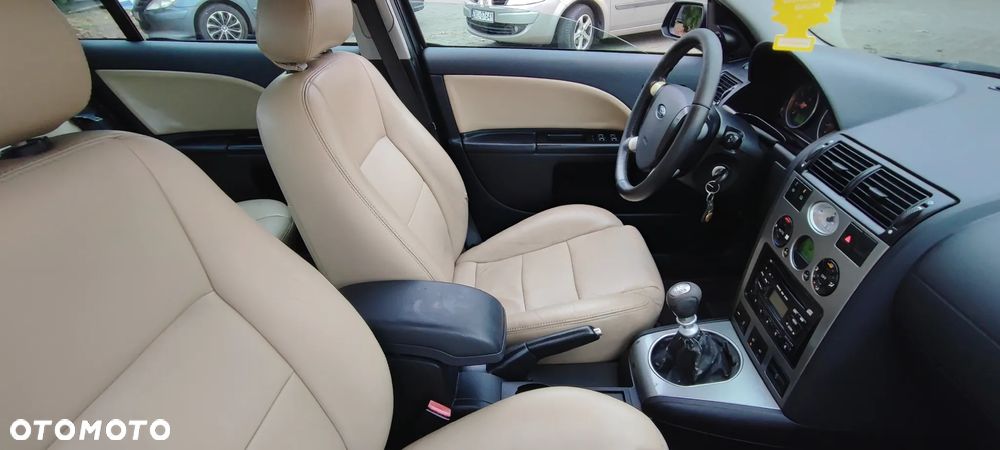 Ford Mondeo 2.5 V6 Sport - 9