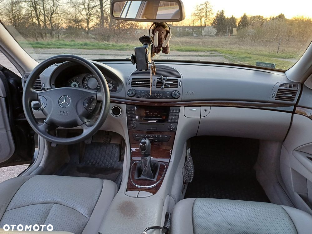 Mercedes-Benz Klasa E 220 CDI T Classic - 9