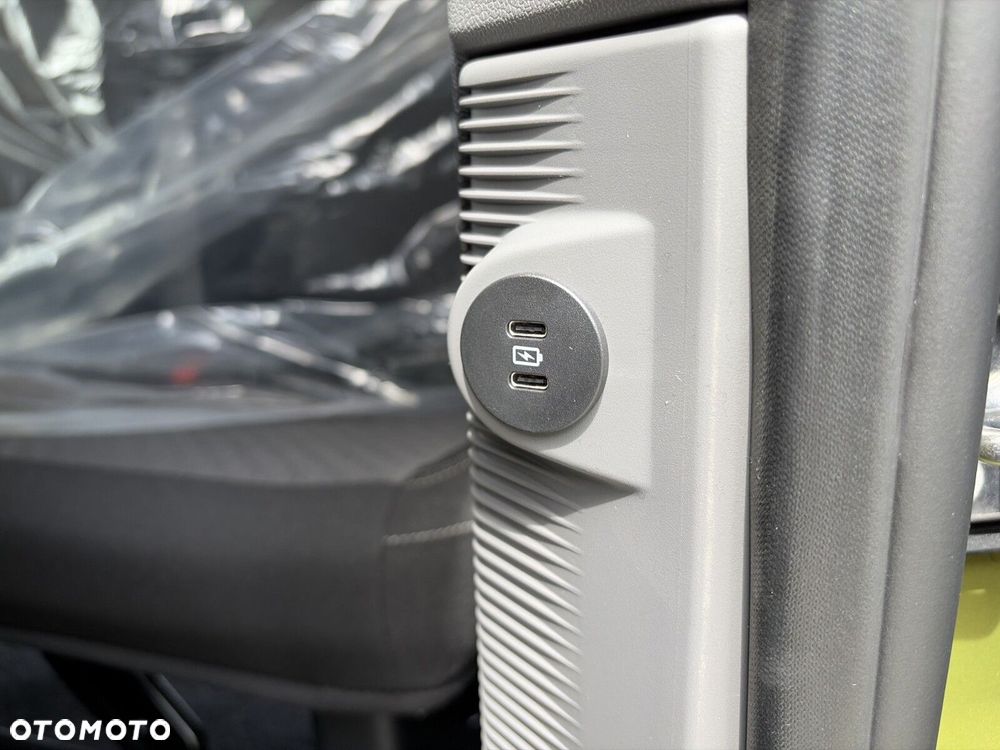 Volkswagen Caravelle - 24