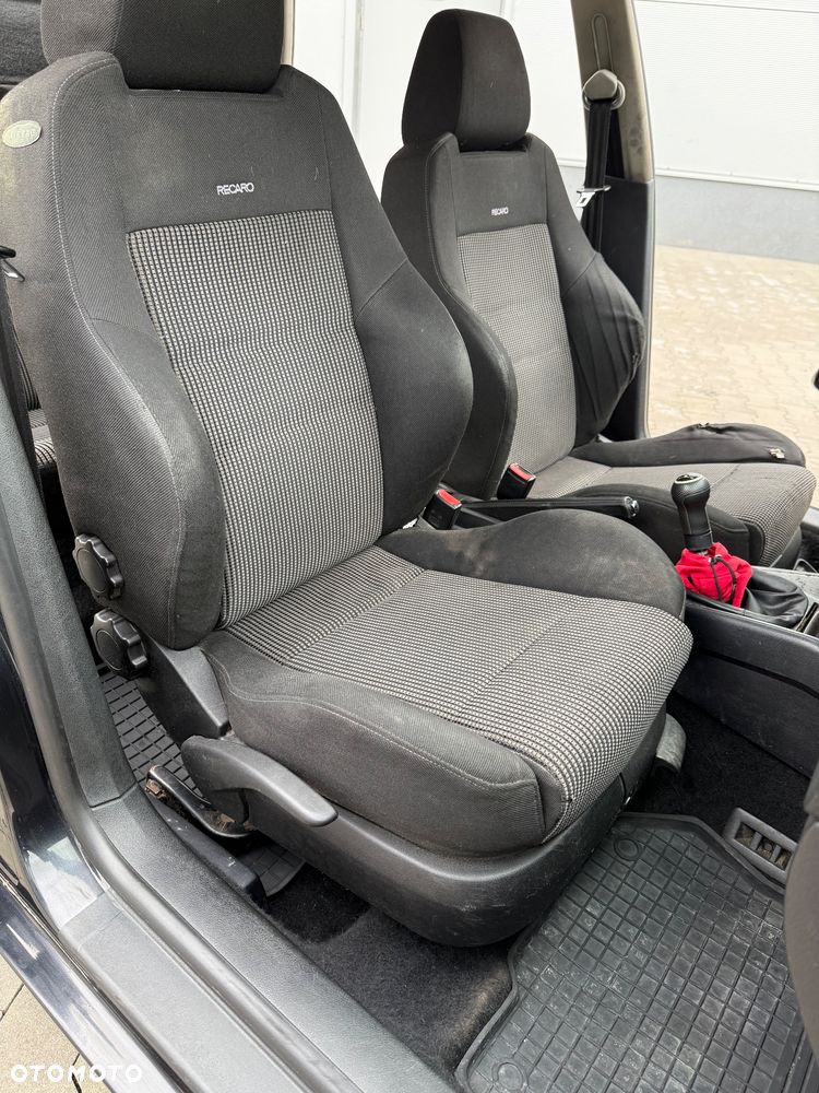 Volkswagen Golf 1.9 TDI Highline - 23