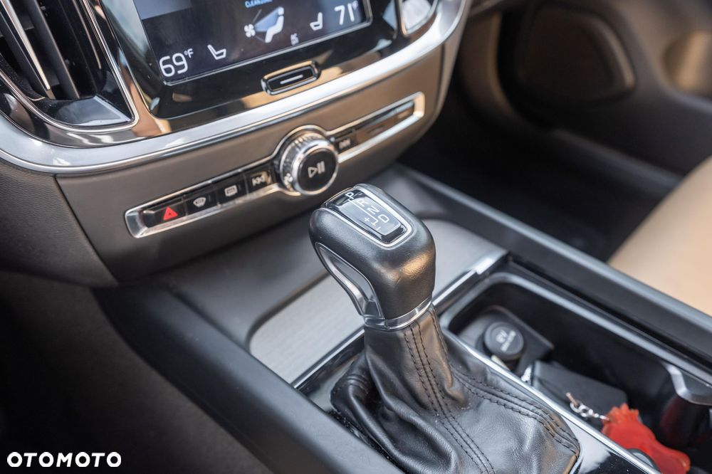 Volvo S60 T6 AWD Geartronic Summum - 20