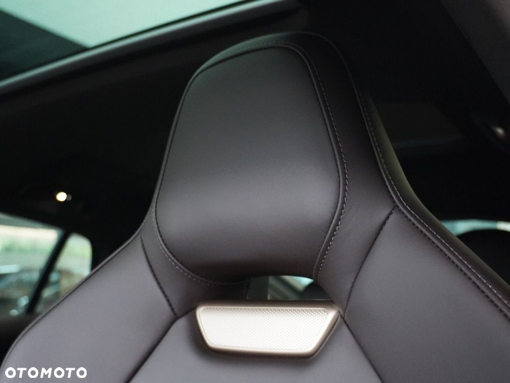Porsche Panamera 4 - 24