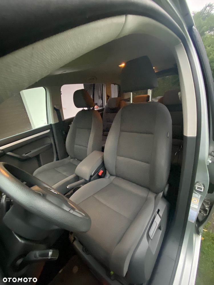 Volkswagen Touran - 19