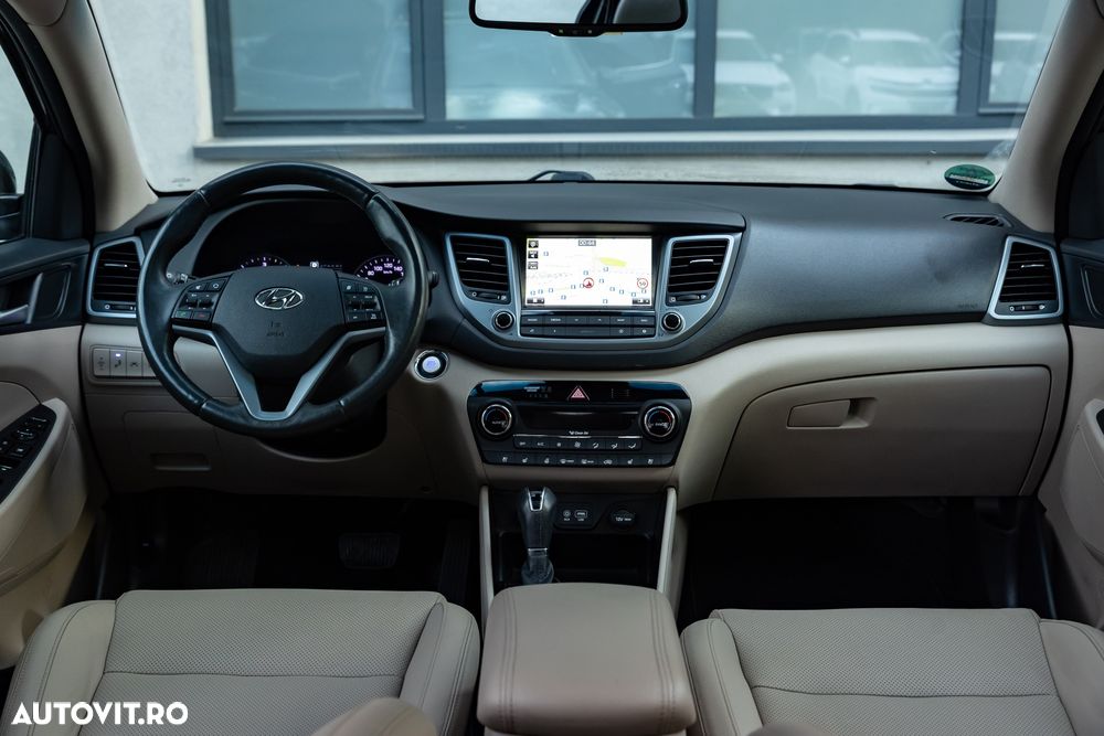 Hyundai Tucson 2.0 CRDI 4WD Automatik Premium - 25