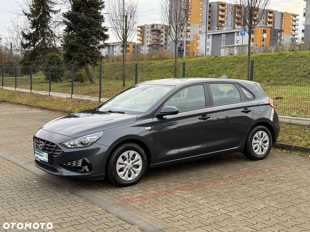 Hyundai i30 1.5 DPI Classic + - 17