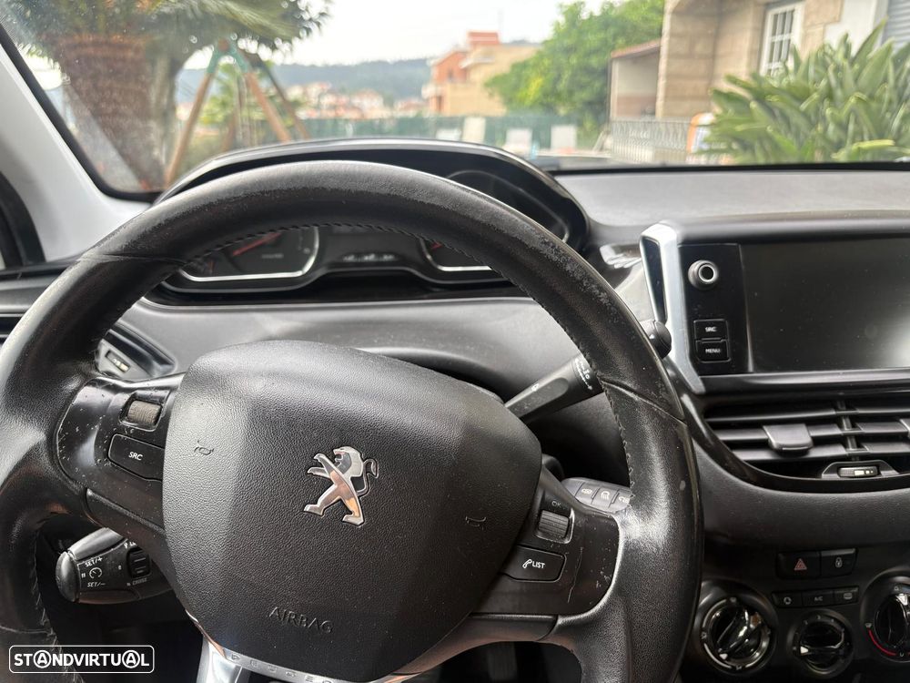 Peugeot 208 1.4 HDi - 5