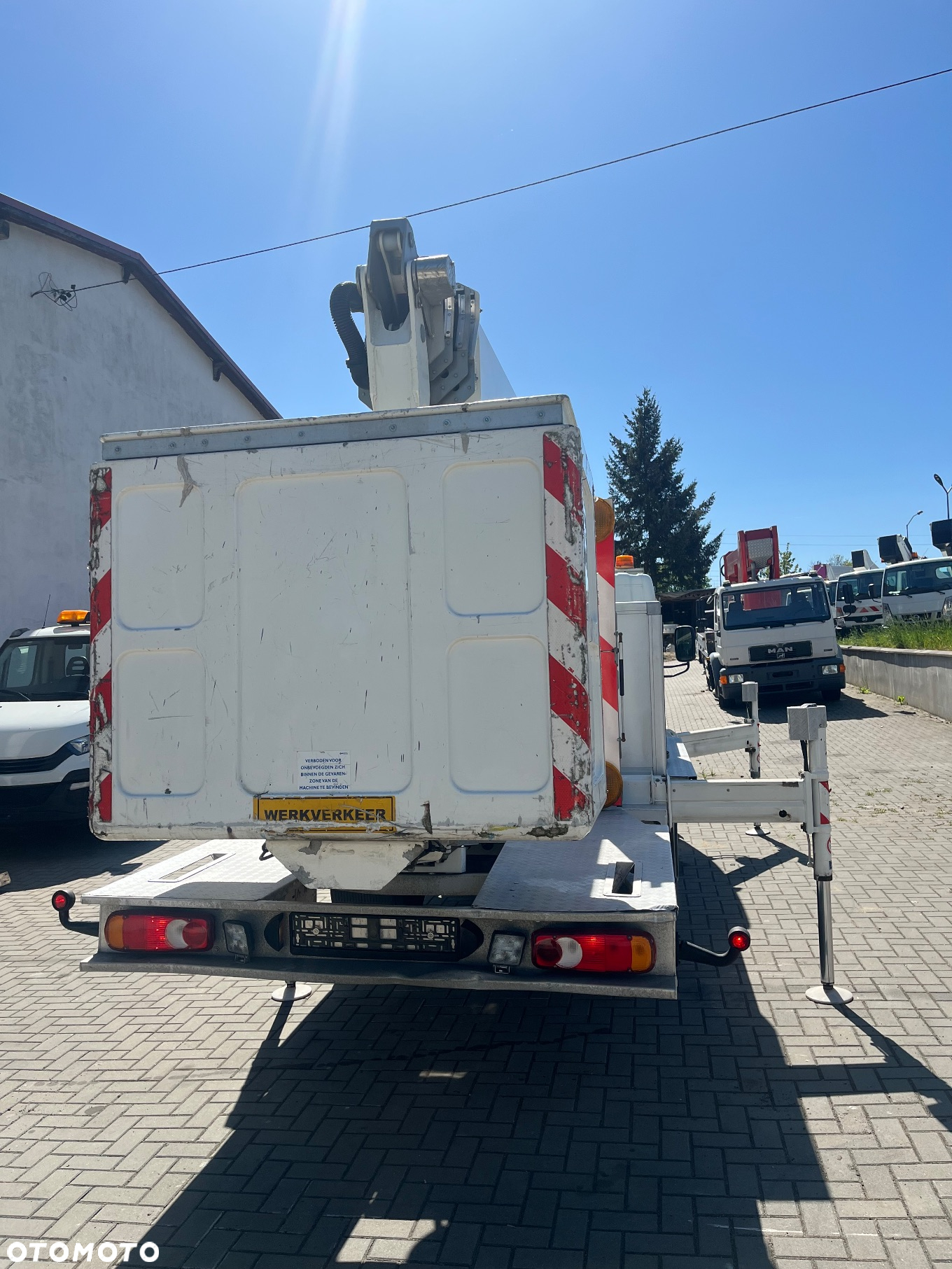 Nissan Podnośnik Koszowy Zwyżka Palfinger 210Bk 21 Metrów 16 w bok ! PILOT NA KABLU!! UDT !! Kosz 1000V Izolowany Jak Wumag Ruthmann Gsr - 31