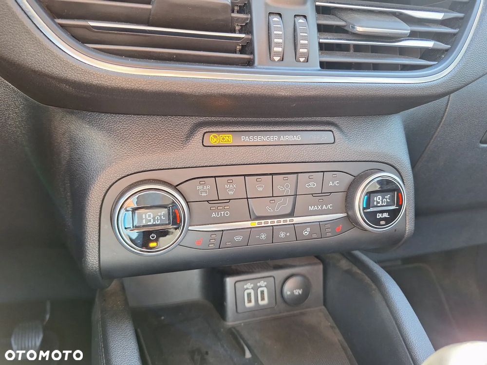 Ford Kuga 1.5 EcoBoost FWD Titanium - 32