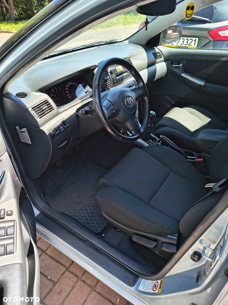 Toyota Corolla - 6