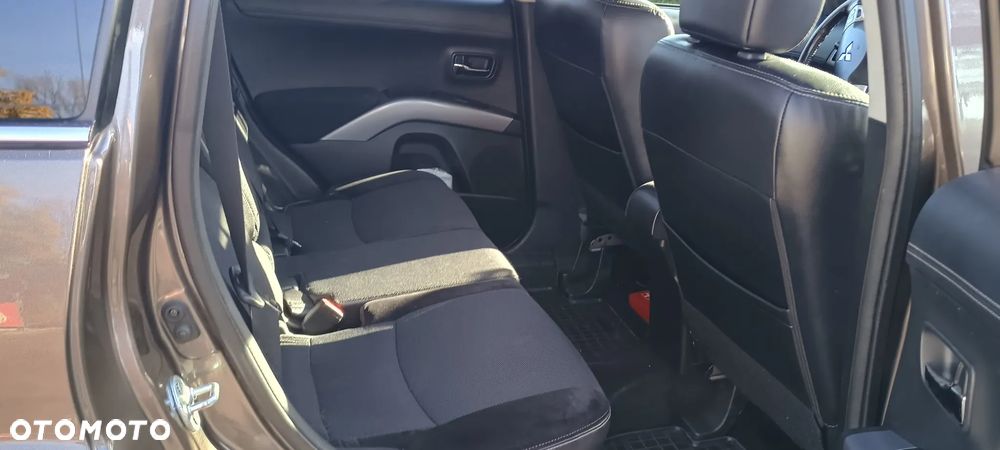 Mitsubishi Outlander 2.2 DID Intense EU5 - 8