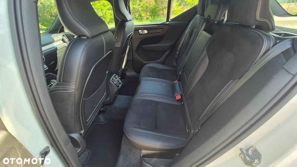 Volvo XC 40 T3 R-Design - 14