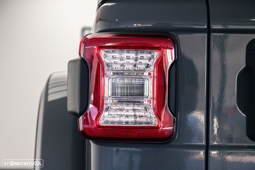 Jeep Wrangler Unlimited 2.2 CRD Sport AT - 17