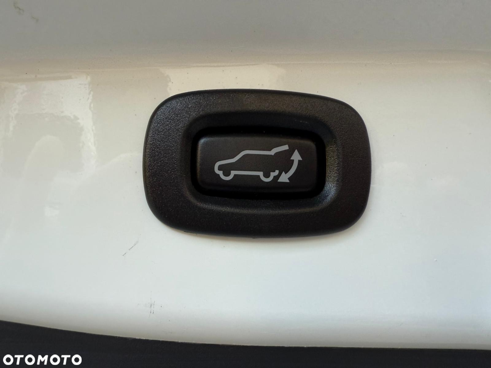 Mitsubishi Outlander 2.0 Instyle Navi 4WD CVT - 26
