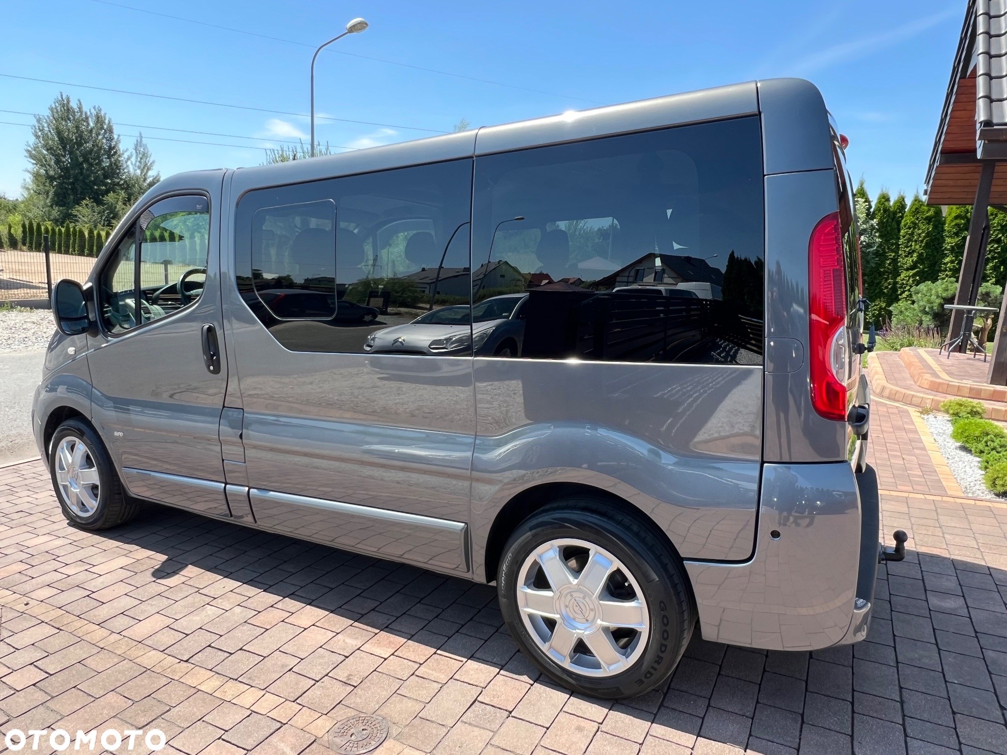 Opel Vivaro 2.0 CDTI L1H1 Life Cosmo - 11