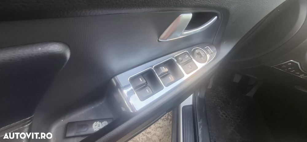 Kia Sportage 2.0 DSL MT 4x4 STYLE - 17