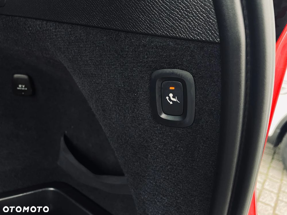 Volvo XC 90 B5 D AWD Ultimate Dark 7os - 23