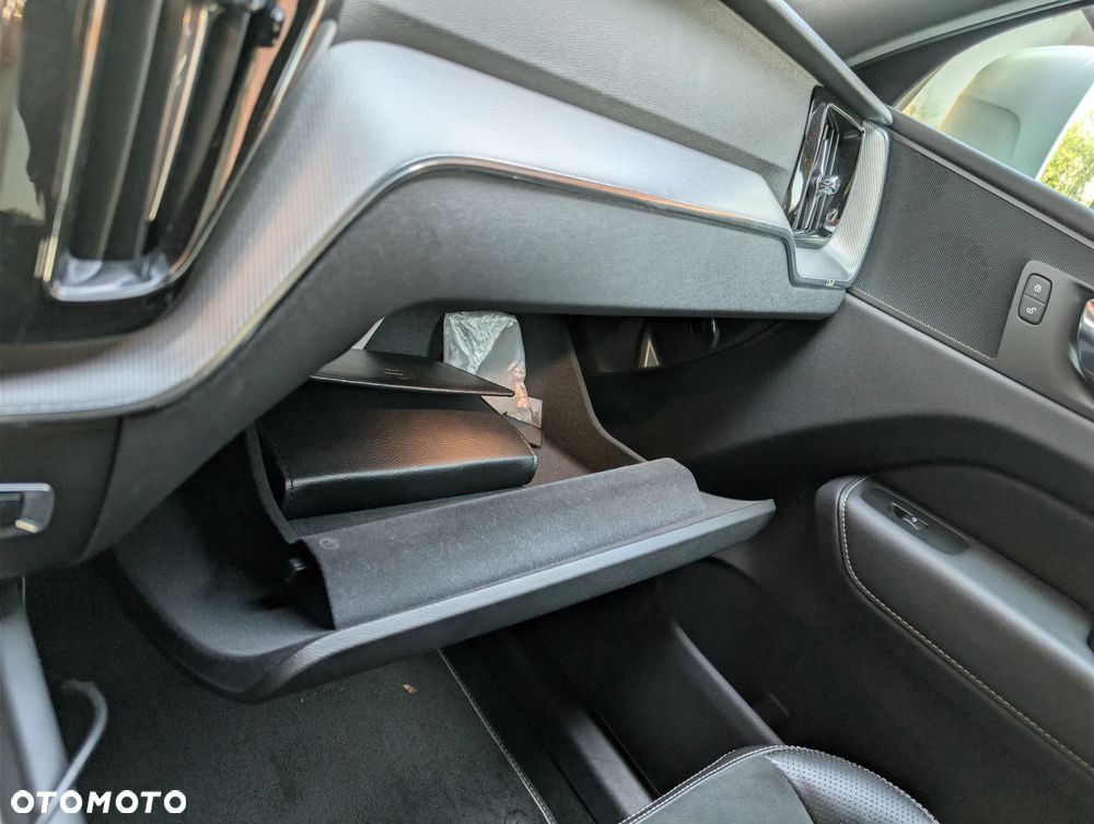 Volvo XC 60 D4 SCR AWD R-Design - 20