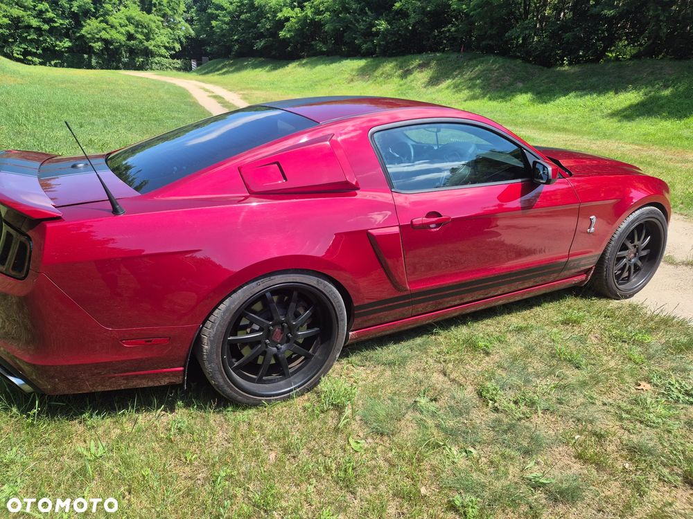 Ford Mustang Shelby GT500 - 13
