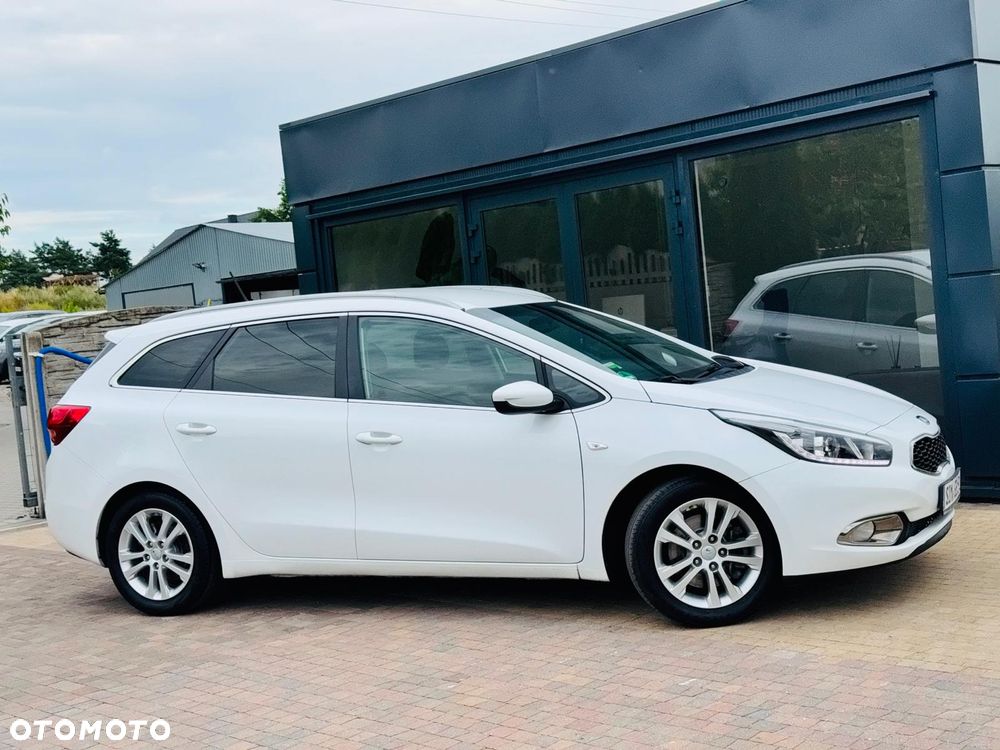 Kia Ceed 1.6 GDI Dream Team Edition - 28