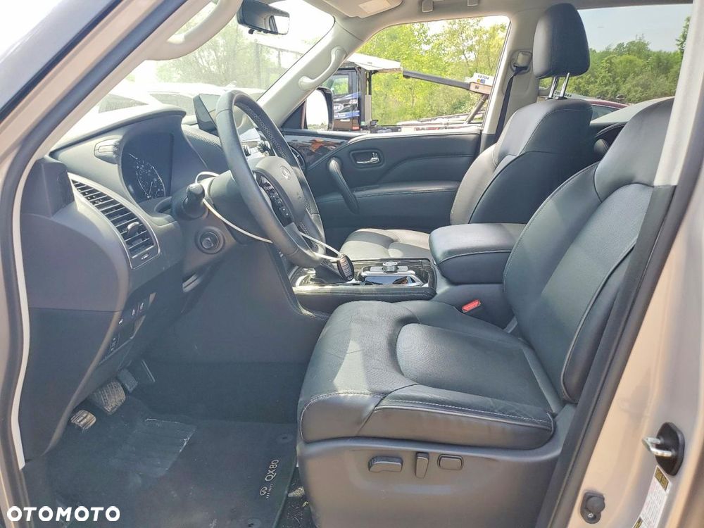 Infiniti QX80 - 8