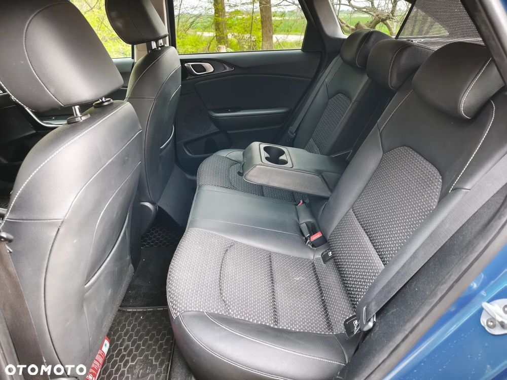 Kia Ceed 1.6 CRDi SCR L Business Line - 12