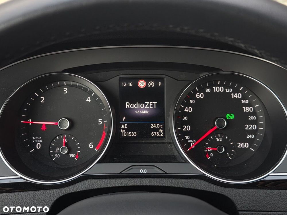 Volkswagen Passat Variant 2.0 TDI EVO Business DSG - 24