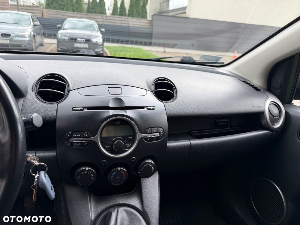 Mazda 2 - 12