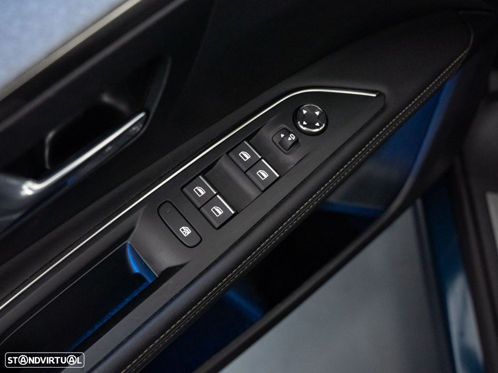 Peugeot 3008 1.6 Hybrid4 GT e-EAT8 - 18