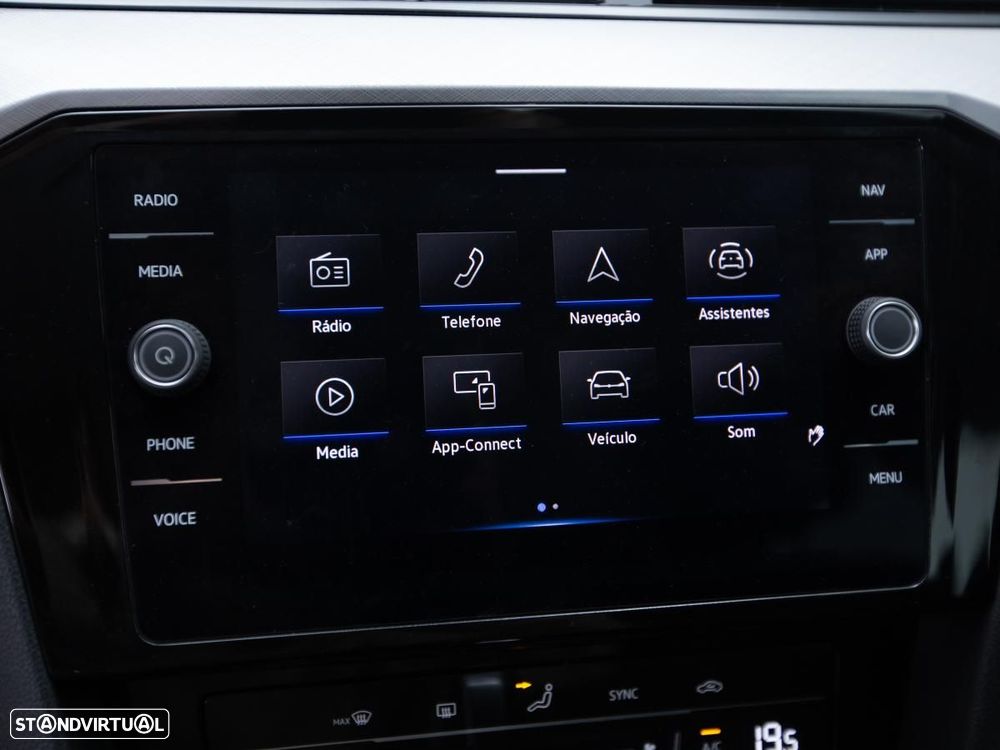 VW Passat Variant 2.0 TDI Business DSG - 25