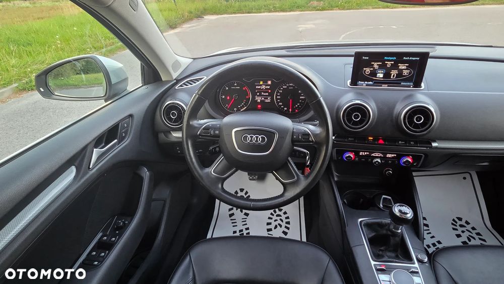 Audi A3 Sportback 2.0 TDI S line Sportpaket - 31