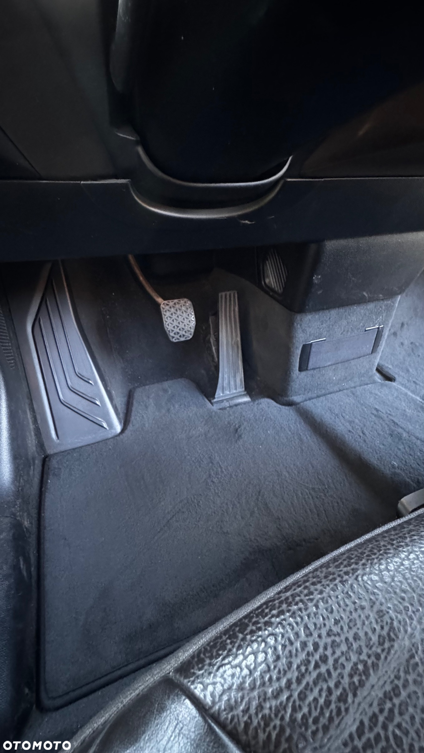 BMW i3 (60 Ah) - 12