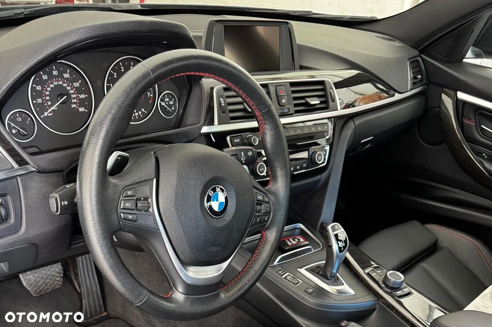 BMW Seria 3 330i Sport Line sport - 13