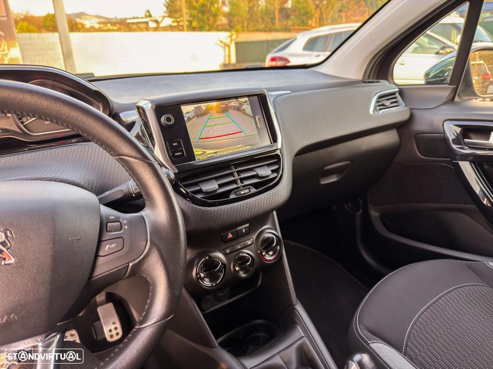 Peugeot 208 1.2 PureTech Style - 10