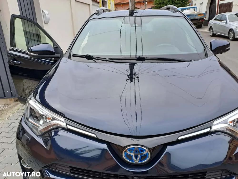 Toyota RAV4 - 4