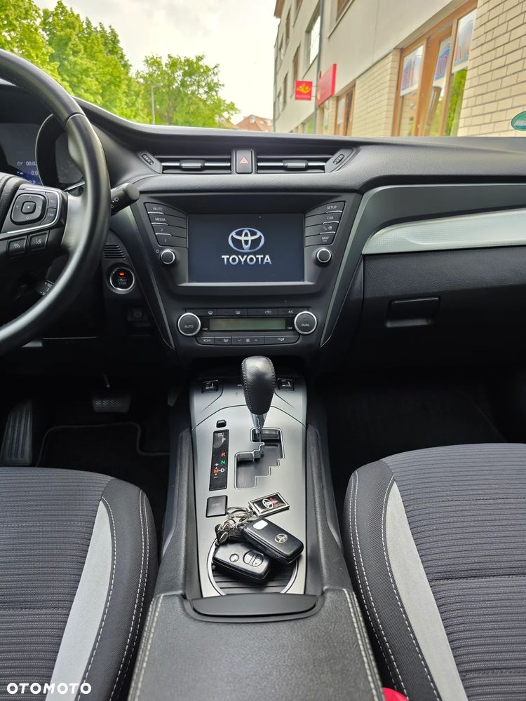 Toyota Avensis - 28