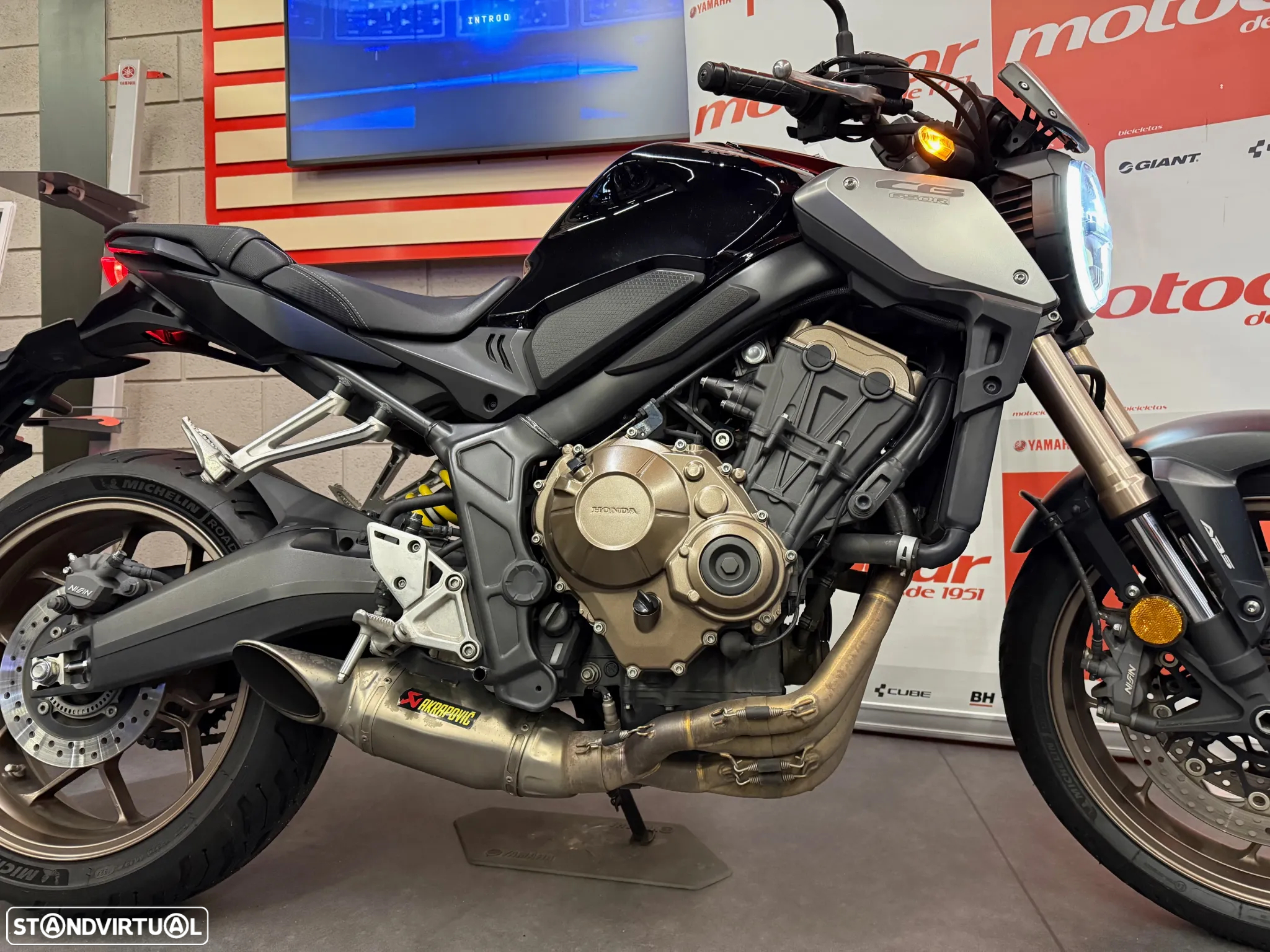 Honda CB 650R AKRAPOVIC - 16