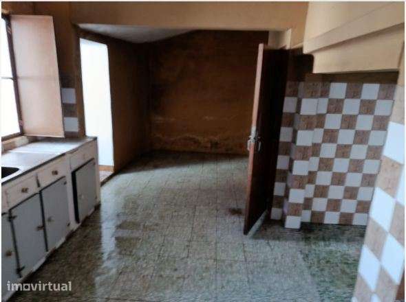 Moradia T2, de rés de chão, destinada a habitação, no centro de Alv... - Grande imagem: 4/16