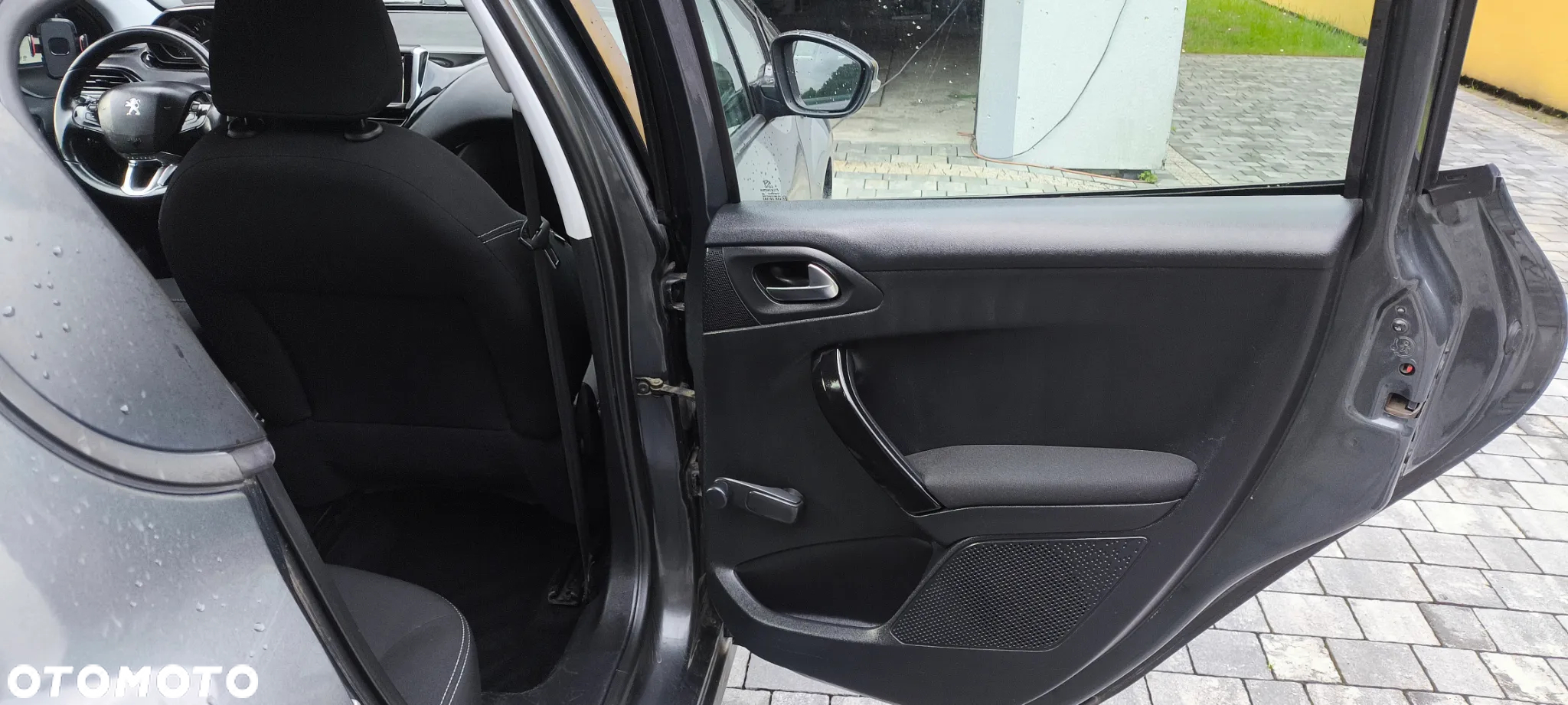 Peugeot 208 1.2 PureTech Allure - 28