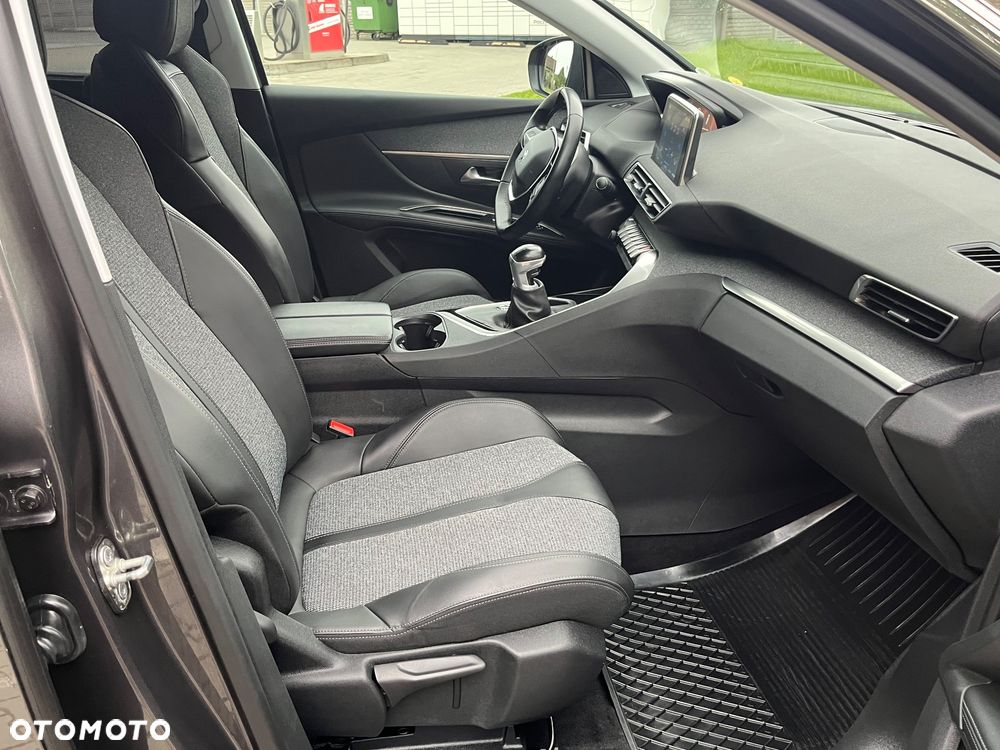 Peugeot 5008 BlueHDi 130 Allure - 17